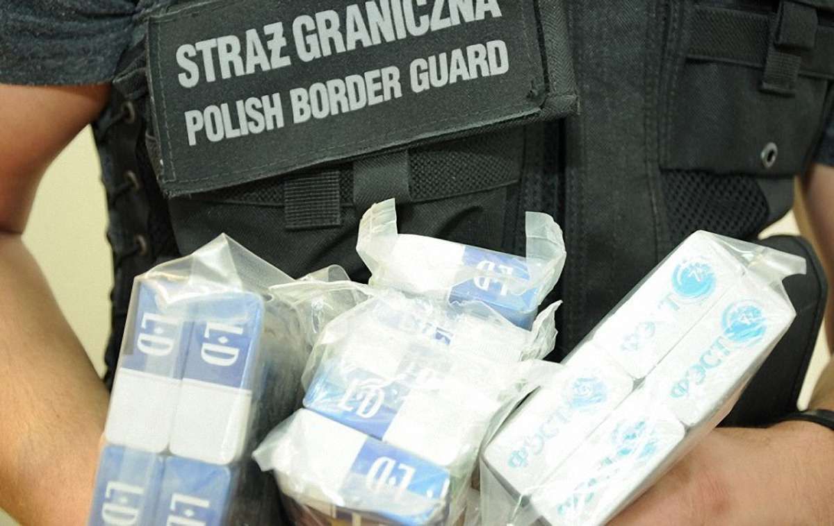 У Польщі затримали контрабандистів, які переправляли українські цигарки в Італію