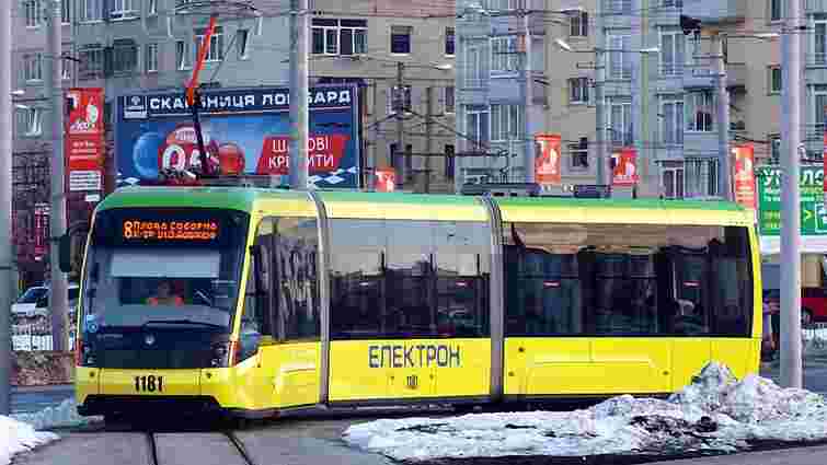 Написи «Електрон» на львівському транспорті визнали рекламою