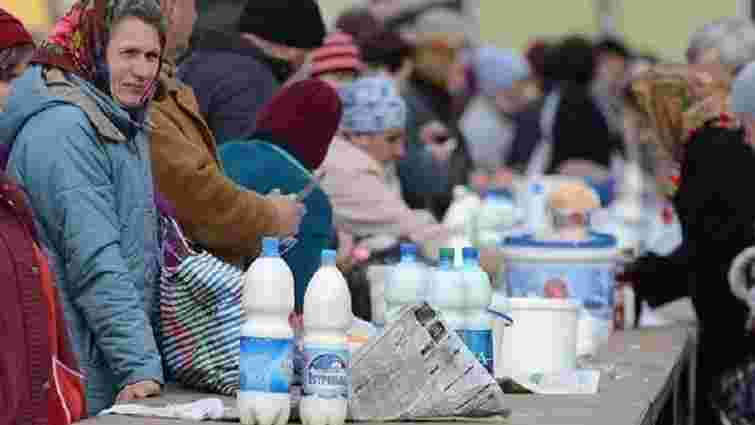 Україна відтермінувала заборону на закупівлю домашнього молока в селян