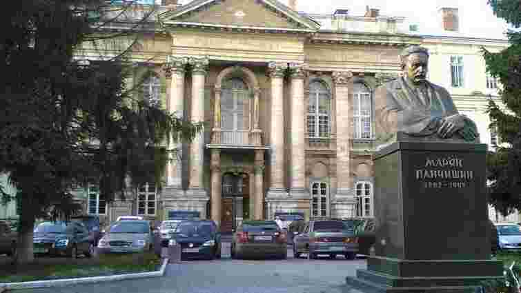 Реконструкцію пологового відділення Львівської обласної лікарні завершать не раніше квітня