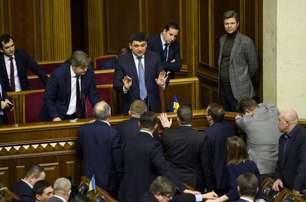 Уряд відмовився від запланованих реформ ДФС та митниці