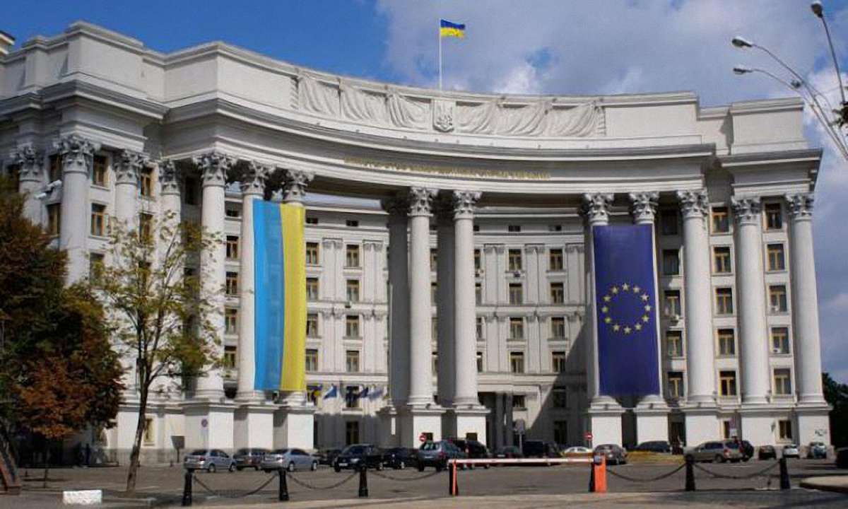 Україна не має послів у 17-ти країнах світу, - МЗС