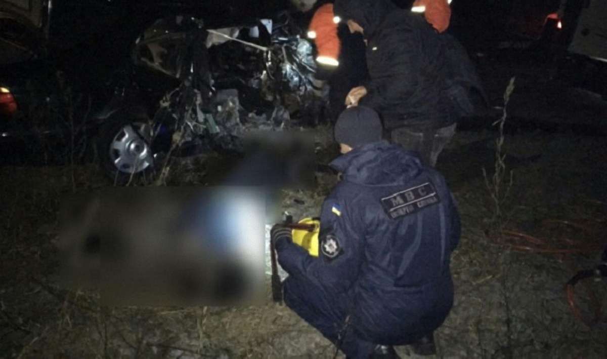 Поблизу Рівного в автокатастрофі загинули двоє людей