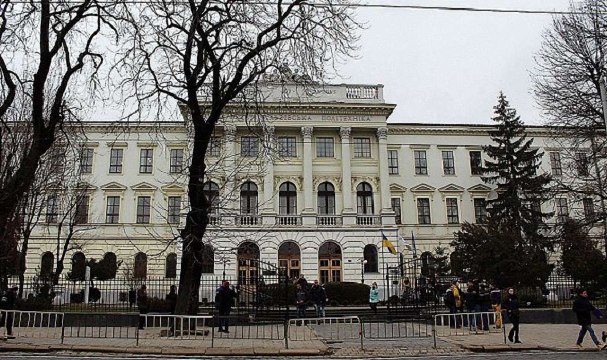 Затриманого на хабарі доцента «Львівської політехніки» зобов'язали носити електронний браслет