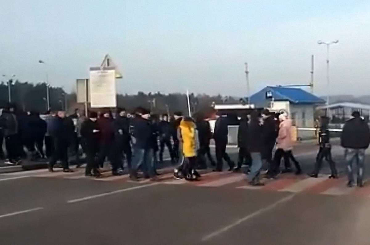 Кордон під замком