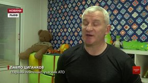 Ветерани АТО передали зароблені на Різдвяному ярмарку гроші хворим дітям