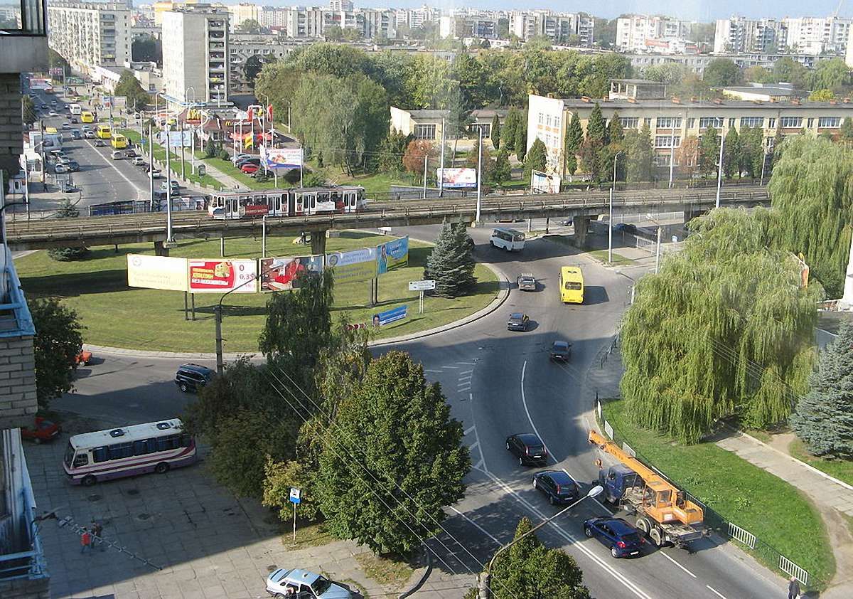 На найбільших перехрестях Львова зменшать кількість рекламних білбордів