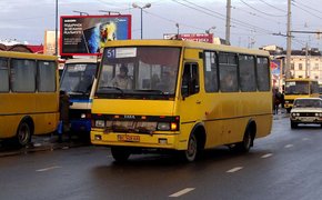 ЛМР поскаржилась Укртрансбезпеці через відмову приватних перевізників возити пенсіонерів