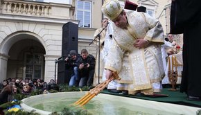 У центрі Львова духівники всіх християнських конфесій спільно освятили воду на Водохреща