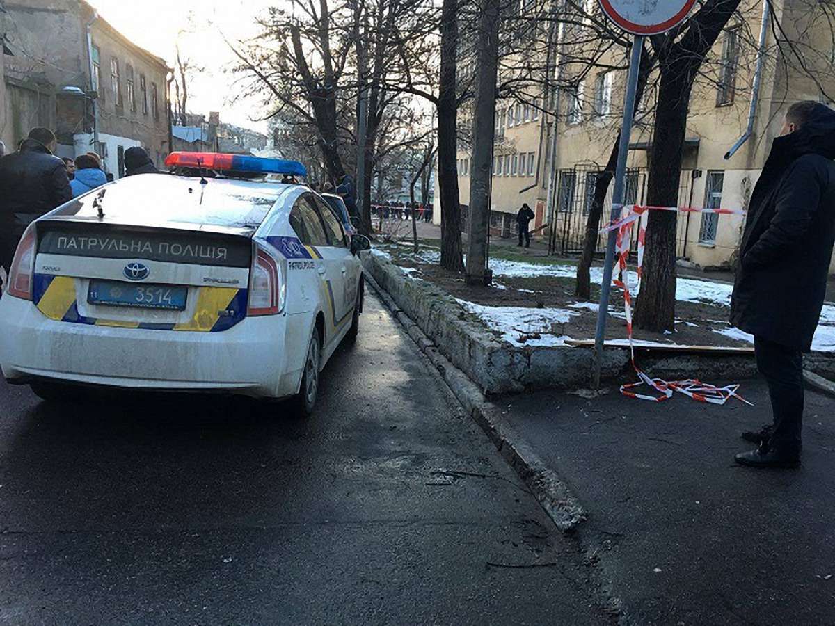 На місці стрілянини в Одесі поліція виявила підпільний цех з виготовлення зброї