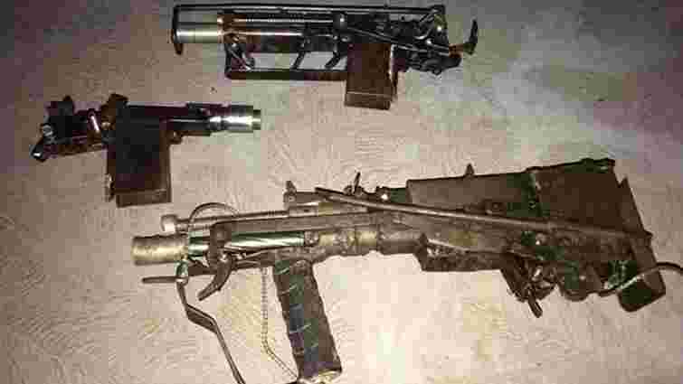 Поліція показала саморобну зброю з підпільної майстерні одеського стрілка