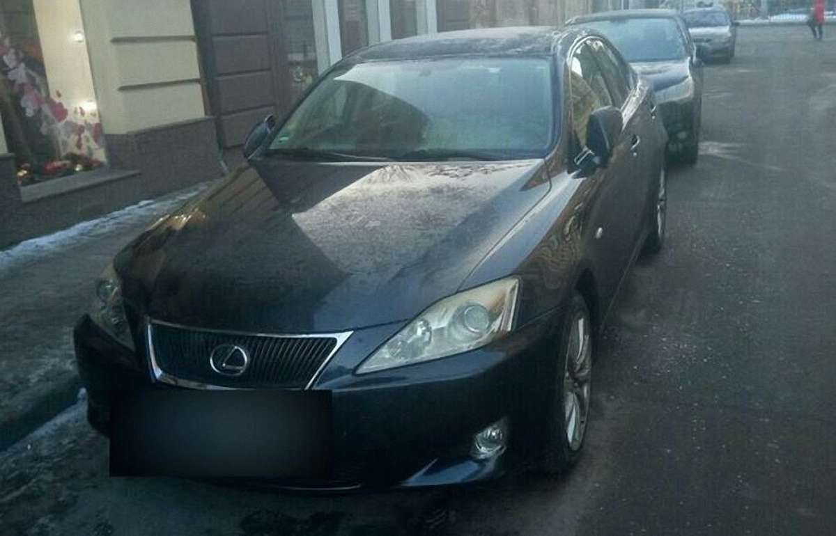 Львів’янин повідомив про викрадення авто, бо забув, де припаркувавcя