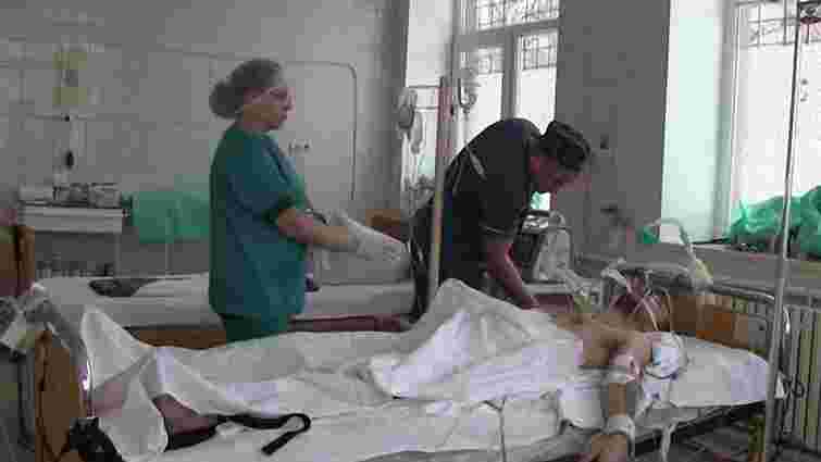 Українські лікарі сім годин оперували російського бойовика, кинутого диверсантами