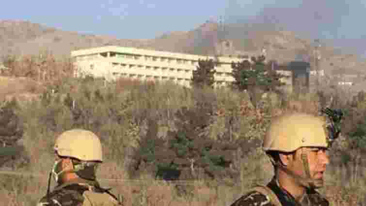 ЗМІ опублікували відео, як люди рятувалися з готелю Intercontinental в Кабулі
