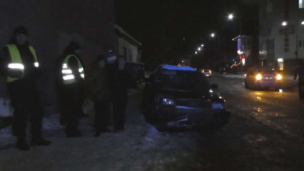 На Рівненщині поліцейські з стріляниною затримали п'яного порушника