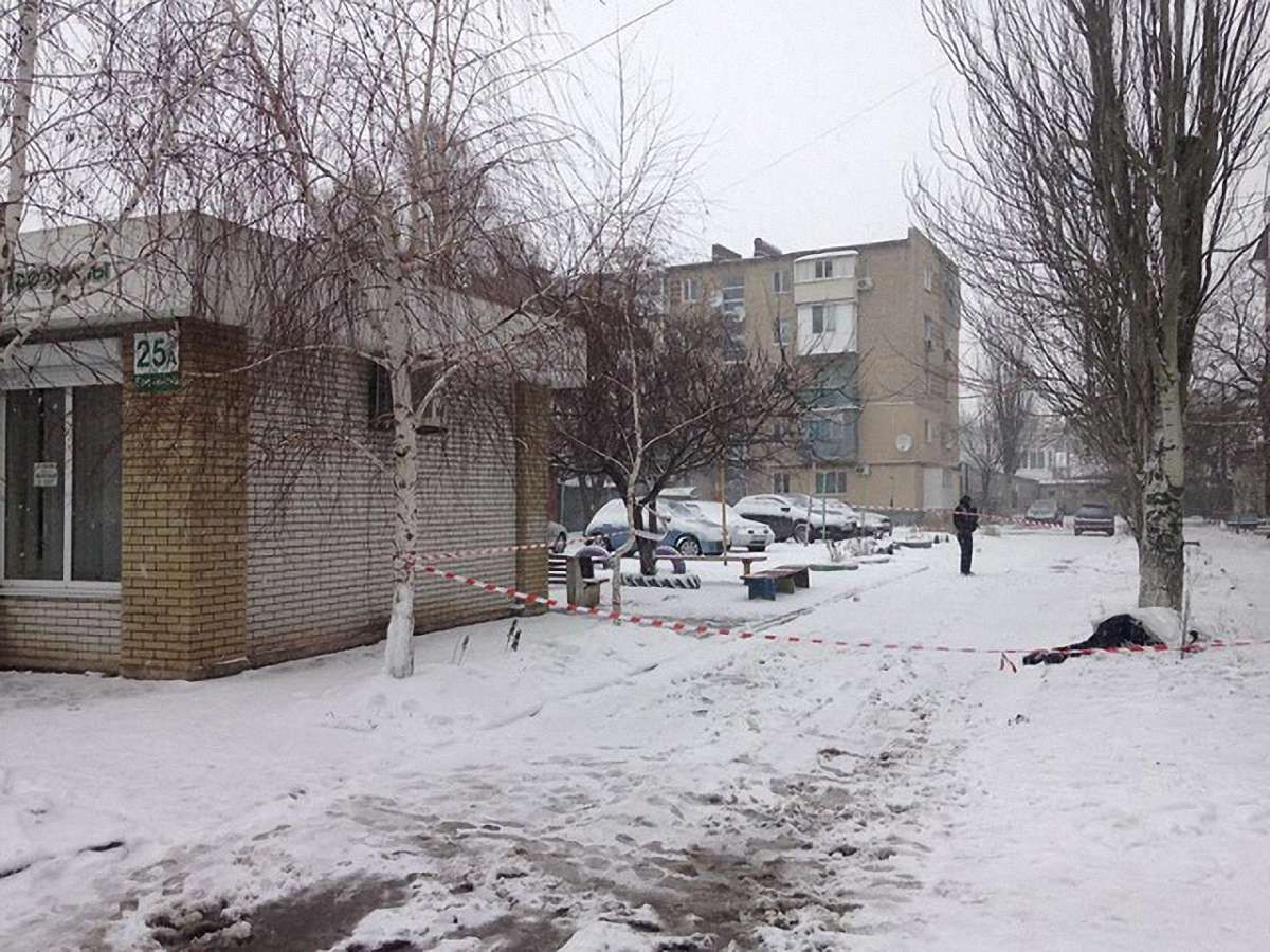 Троє поліцейських отримали важкі поранення під час затримання злочинця в Бердянську