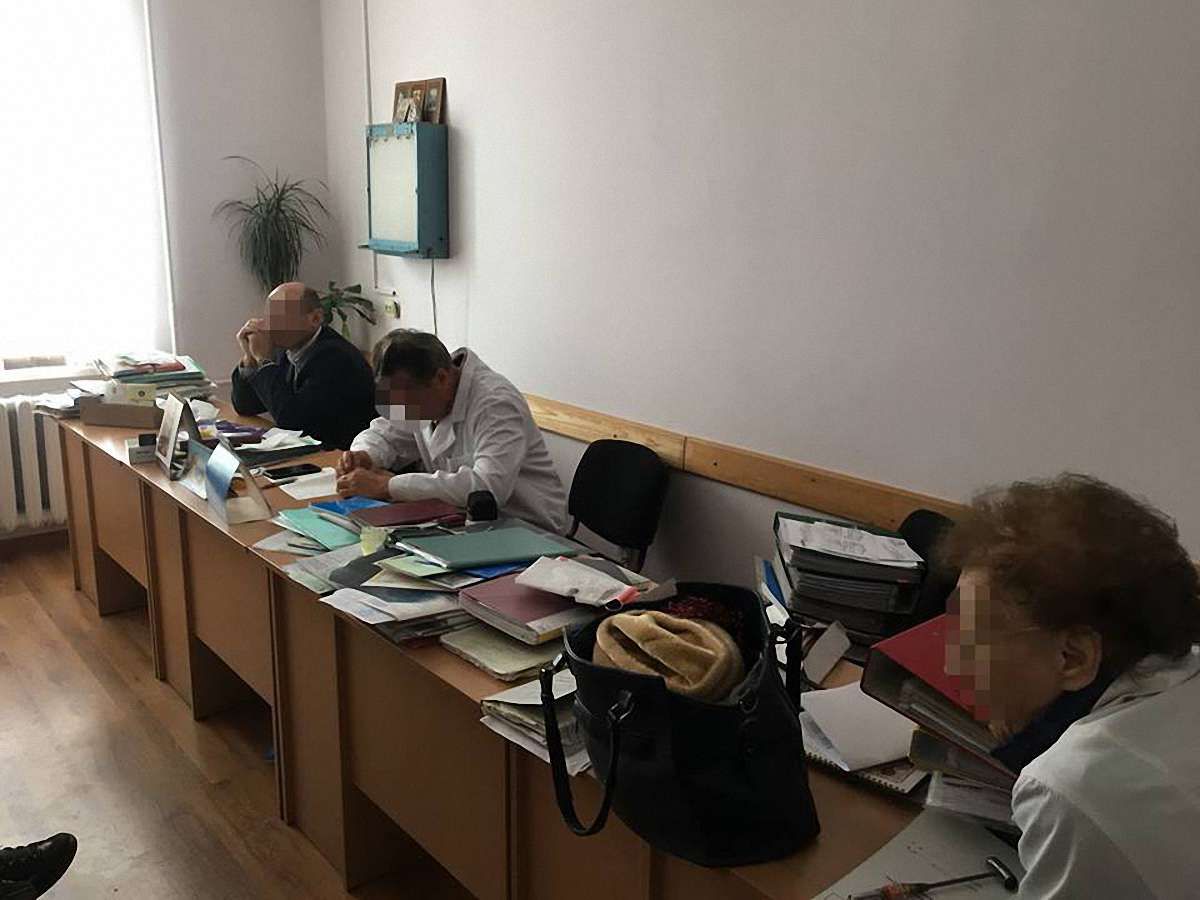 СБУ затримала у Львові двох медиків, що вимагали ₴50 тис. за призначення інвалідності