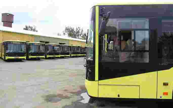 У Львові поліція почала затримувати і вилучати міські автобуси