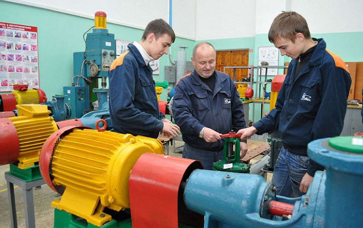 Майже 50% безробітних в Україні мають вищу освіту