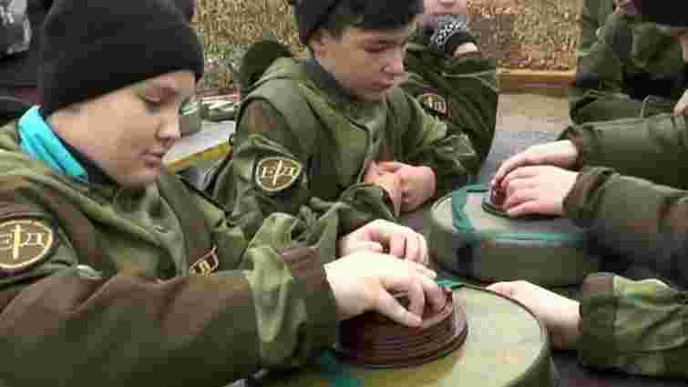Euronews додав згадку про нелегальну анексію Криму в своєму сюжеті про військові навчання дітей