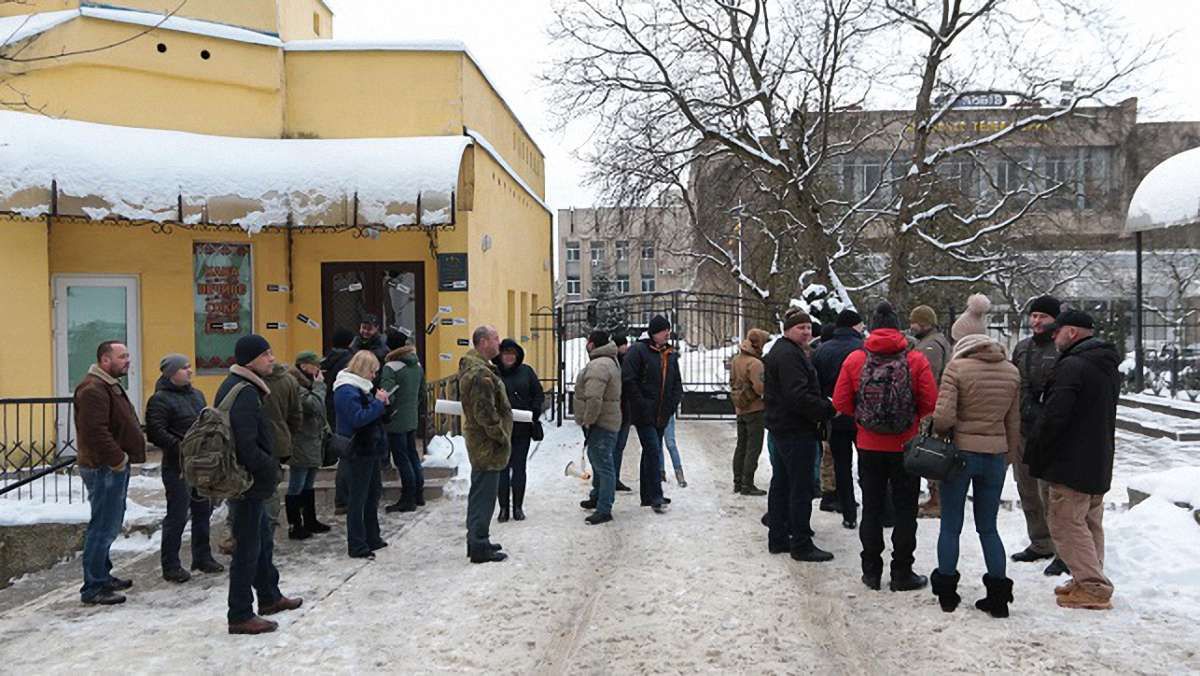 Під ТРК «Львів» відбувся пікет через планові скорочення журналістів