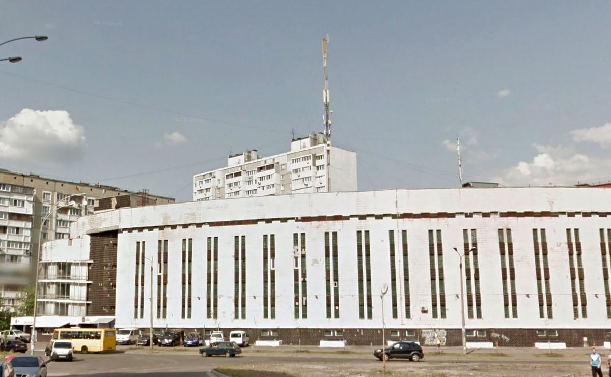 Радіофоби змусили «Київстар» демонтувати базову станцію в одному з районів Києва