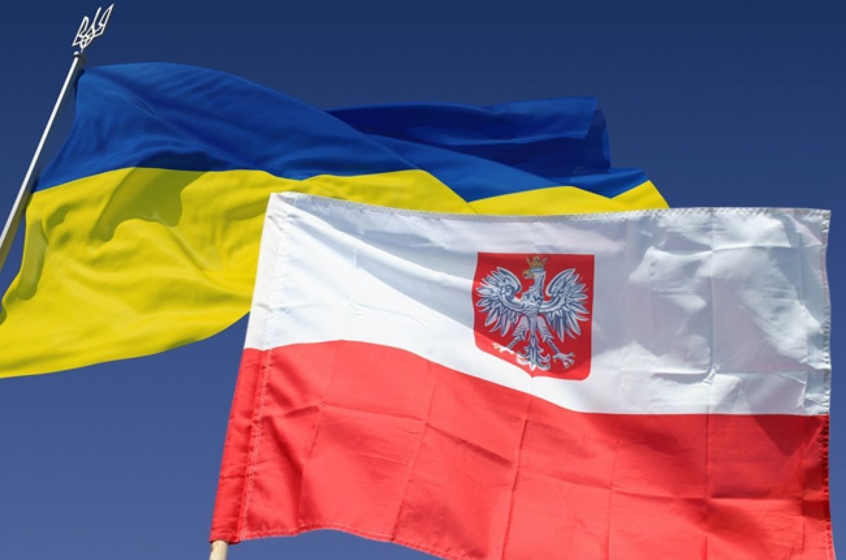 МЗС України гостро відреагувало на ухвалений в Польщі проект Закону про Інститут нацпам'яті