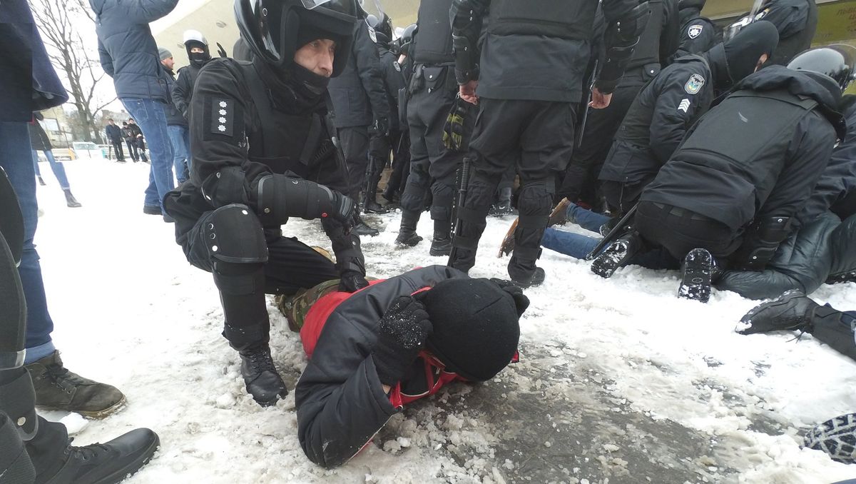 Поліція затримала кількох учасників пікету під львівським цирком