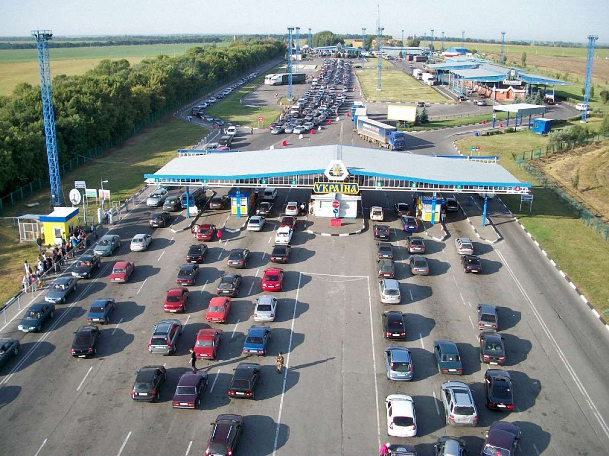 У 2017 році за кордон виїжджали понад 27 млн громадян України, - ДПСУ