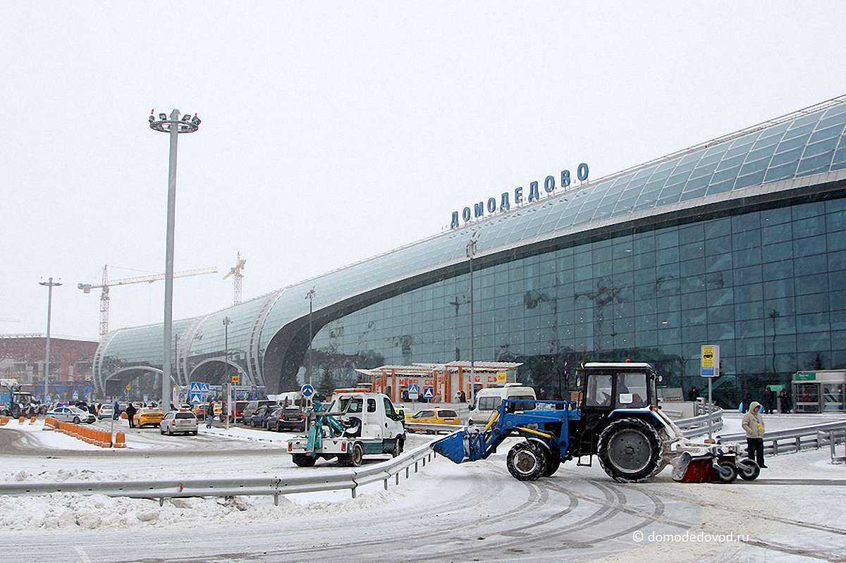 У Москві аеропорти з невідомих причин скасували та затримали кількадесят рейсів