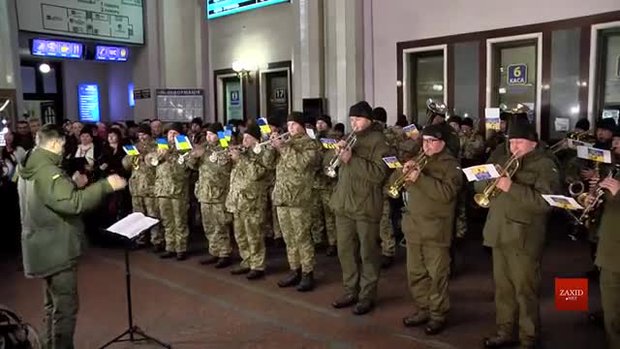 На львівському вокзалі музичним флешмобом відзначили 100-річчя подвигу Героїв Крут