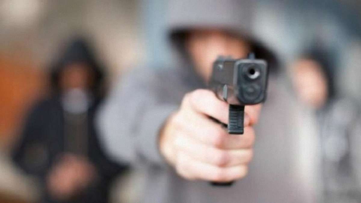 В Ужгороді за стрілянину затримали сина місцевого кримінального авторитета