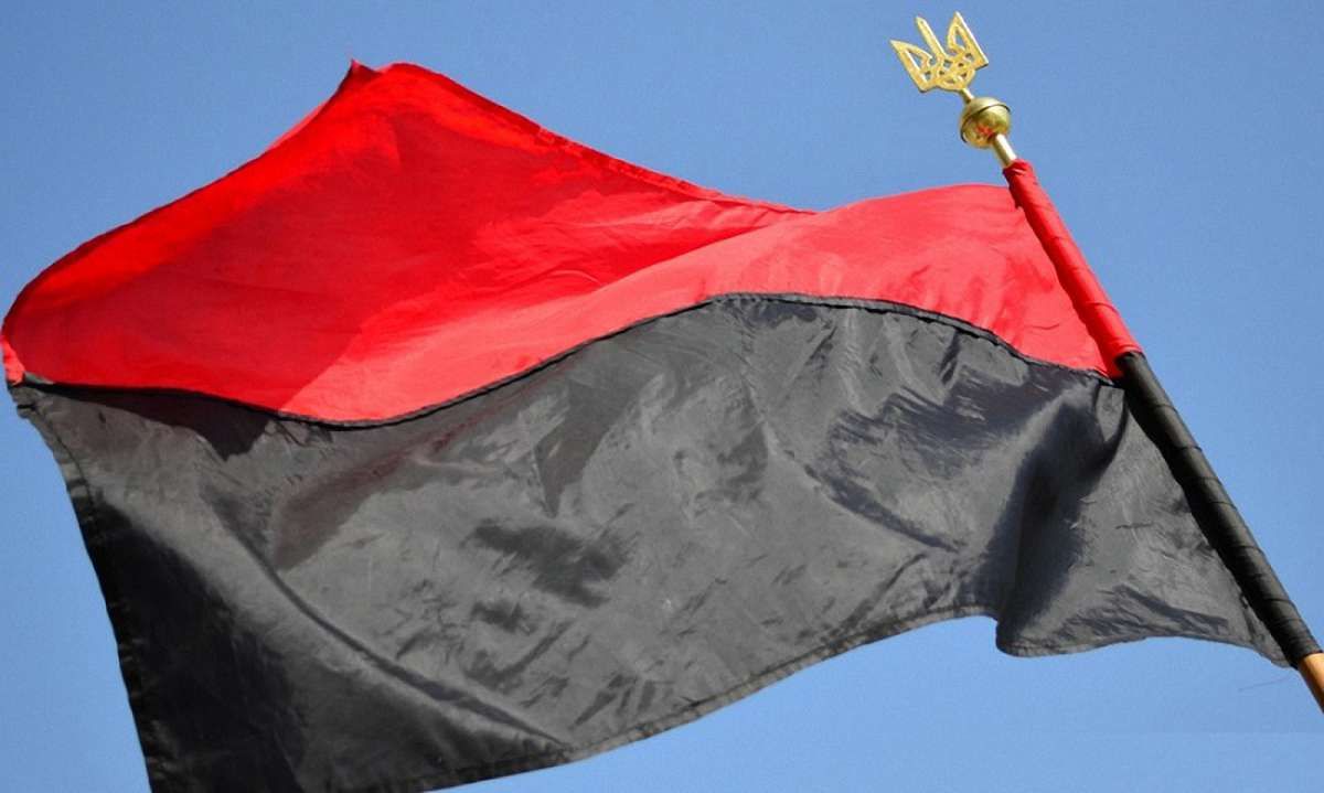Львівська облрада рекомендувала піднімати червоно-чорні прапори на адмінбудівлях