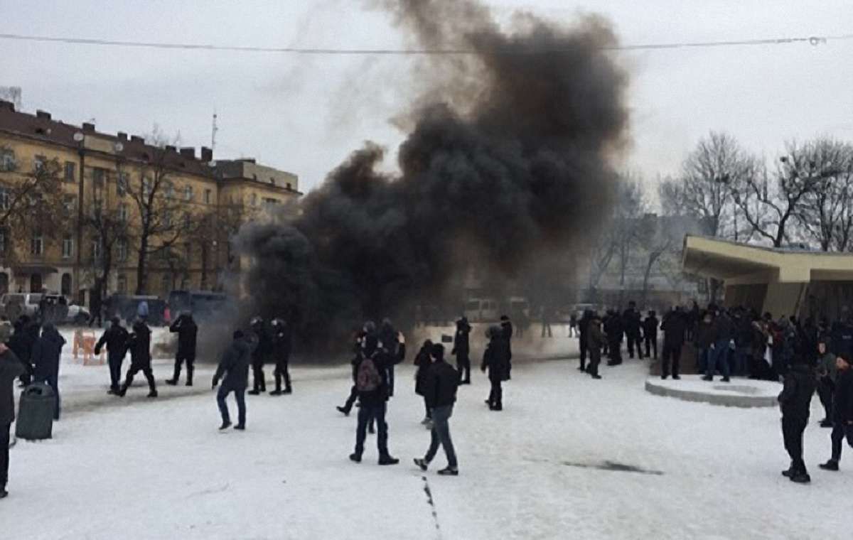 Вісьмох учасників сутичок під львівським цирком покарають за хуліганство