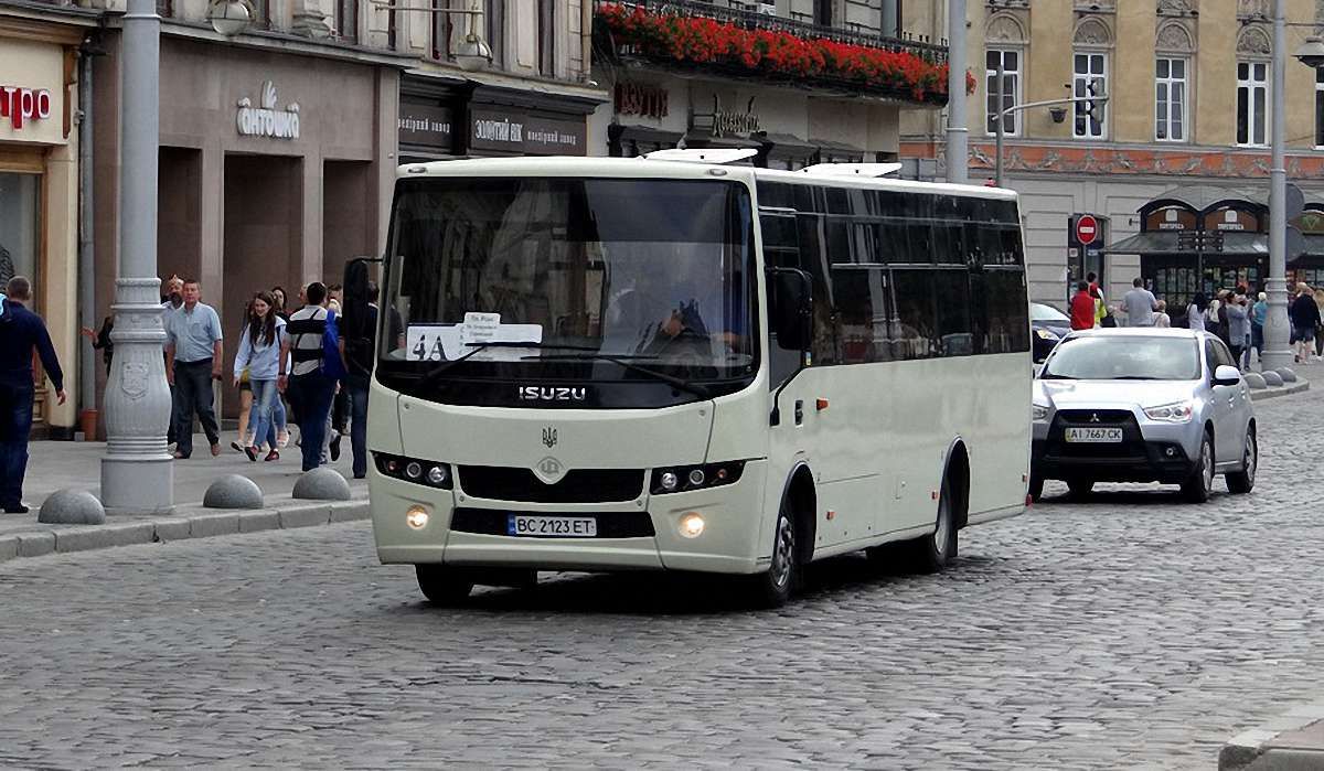 Поліція затримала ще один автобус львівського АТП-1