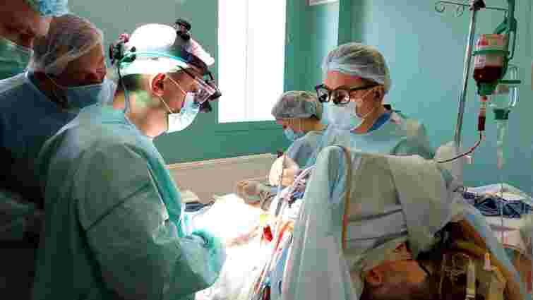 Львівські кардіохірурги вперше провели операцію на серці за унікальною  методикою