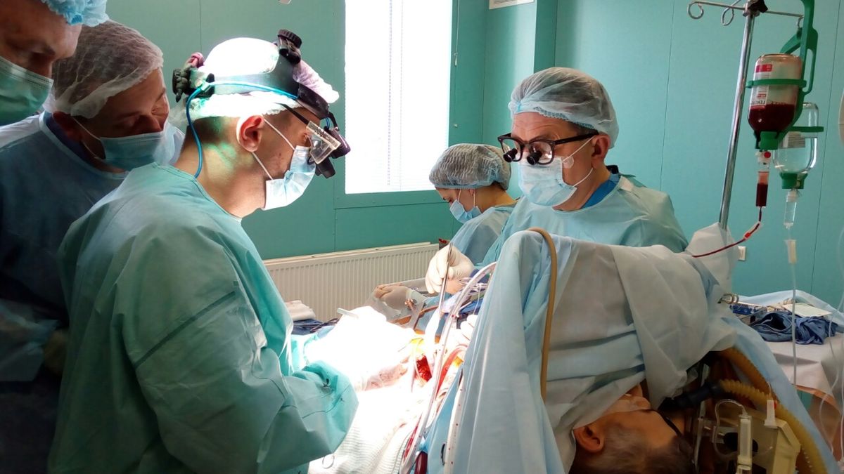 Львівські кардіохірурги вперше провели операцію на серці за унікальною  методикою