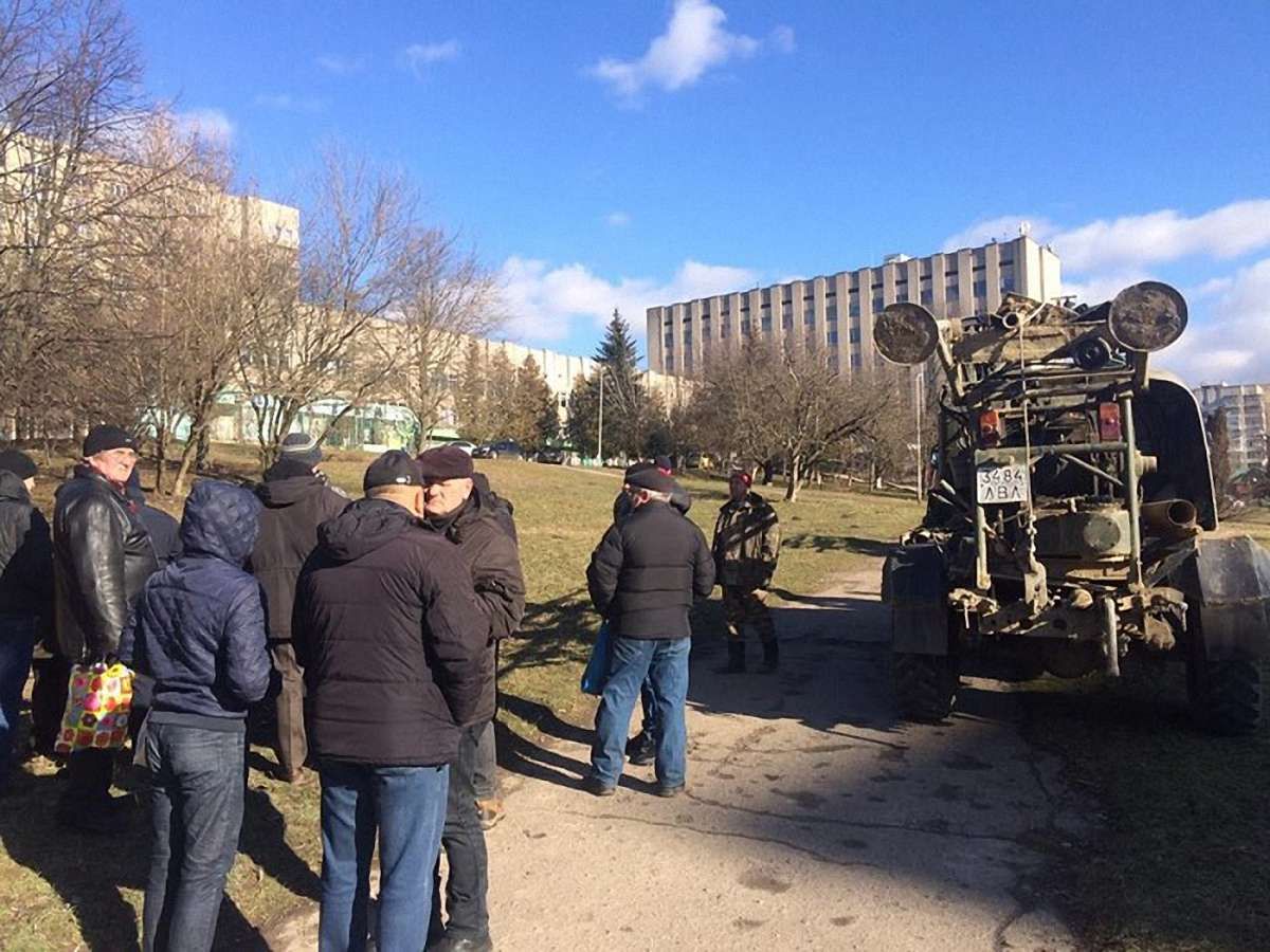 У Львові близько півсотні людей вийшли на протест проти будівництва на вулиці Мазепи