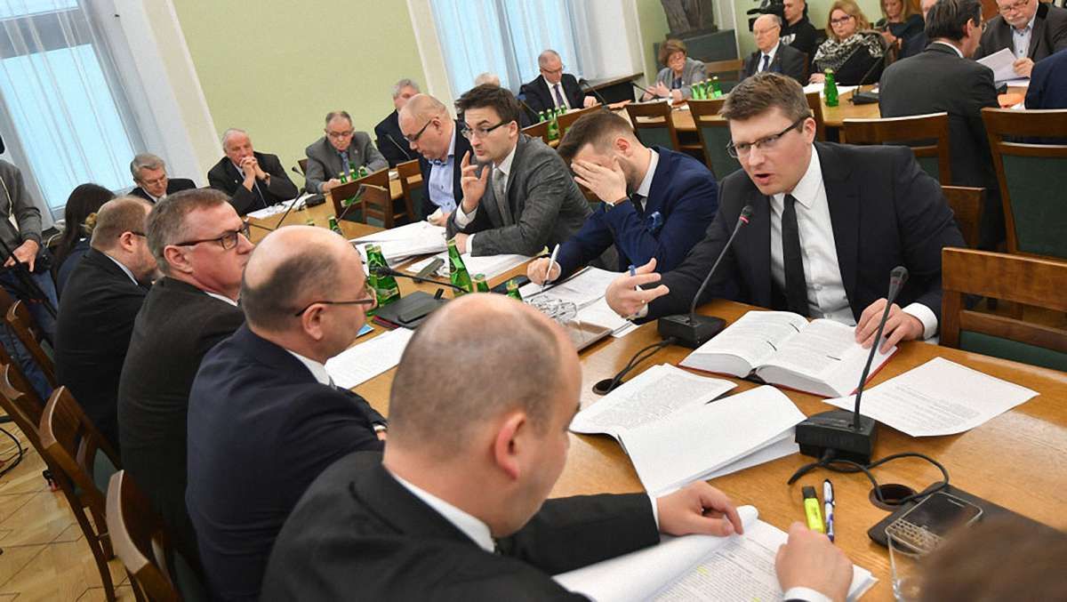 Польський Сенат не захотів змінювати закон про заборону «бандеризму»