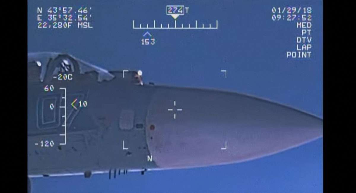 ВМС США показали відео небезпечних маневрів російського Су-27 над Чорним морем