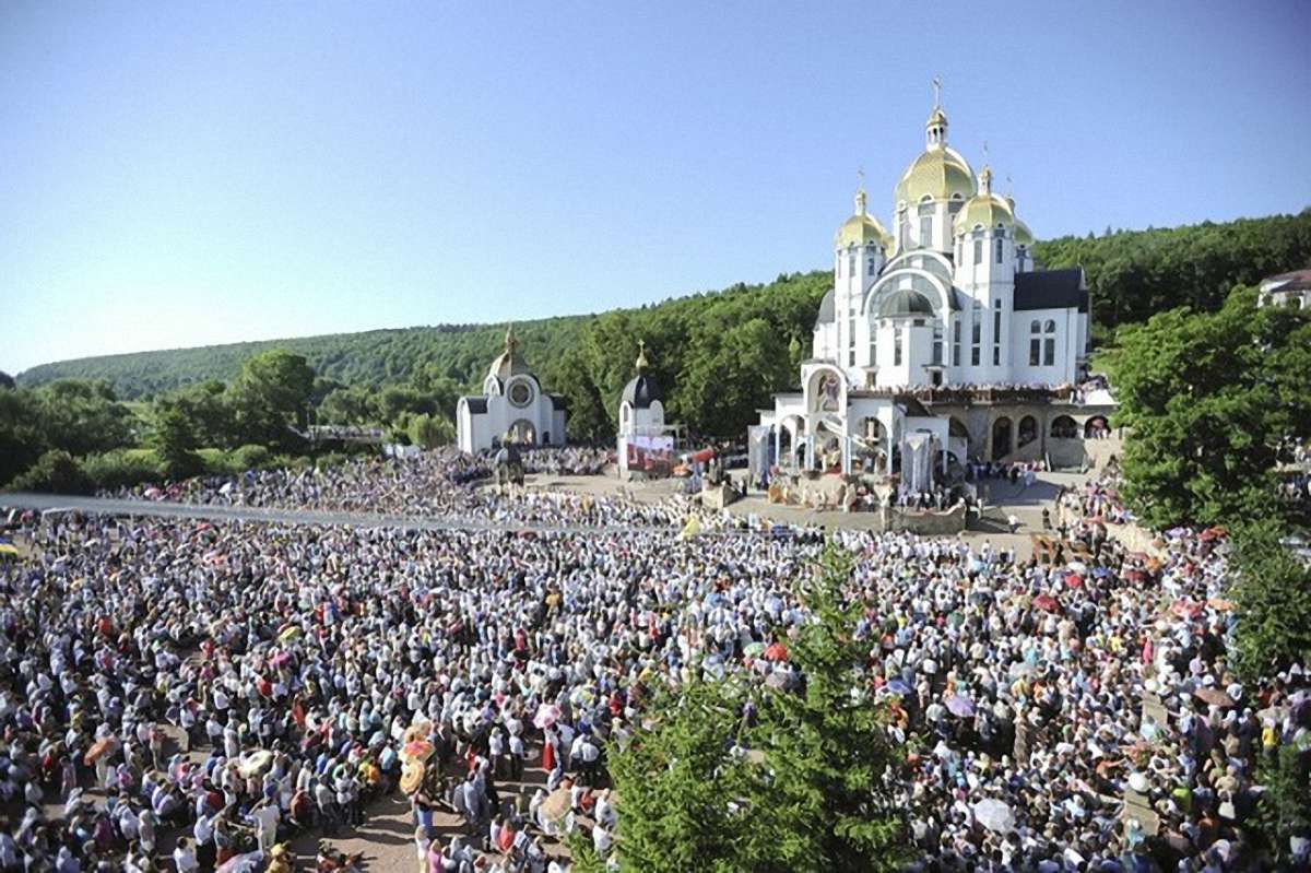 Міська рада Івано-Франківська профінансує десять поїздок парафіян до духовних місць