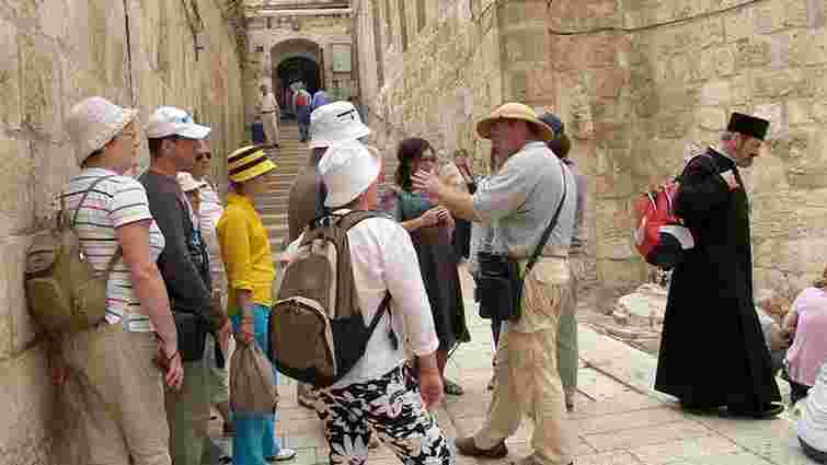 В Ізраїлі невідомий чоловік закидав польських туристів камінням