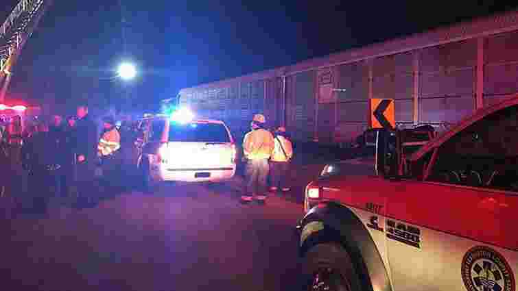 У США потяг із понад сотнею пасажирів зіткнувся з вантажним 