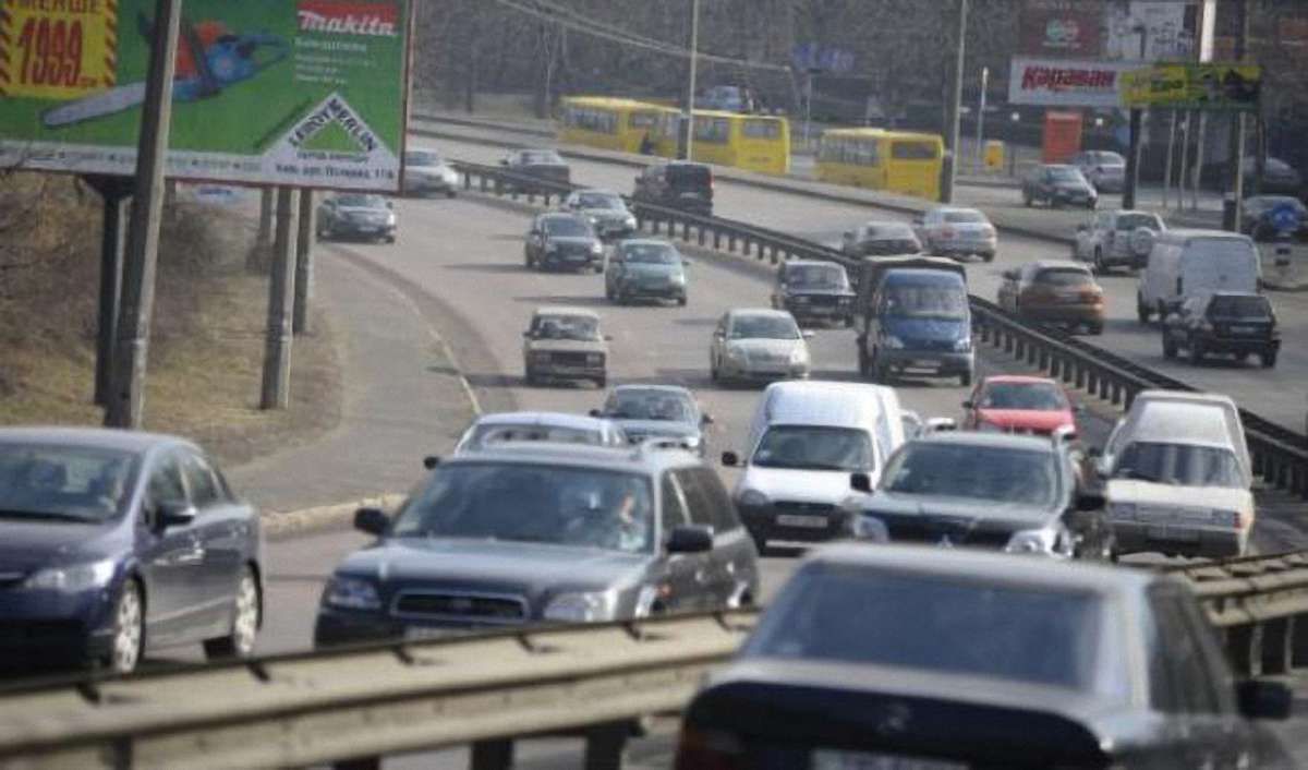 Майже 90% українців схвалюють автоматичний контроль швидкості на дорогах і вищі штрафи