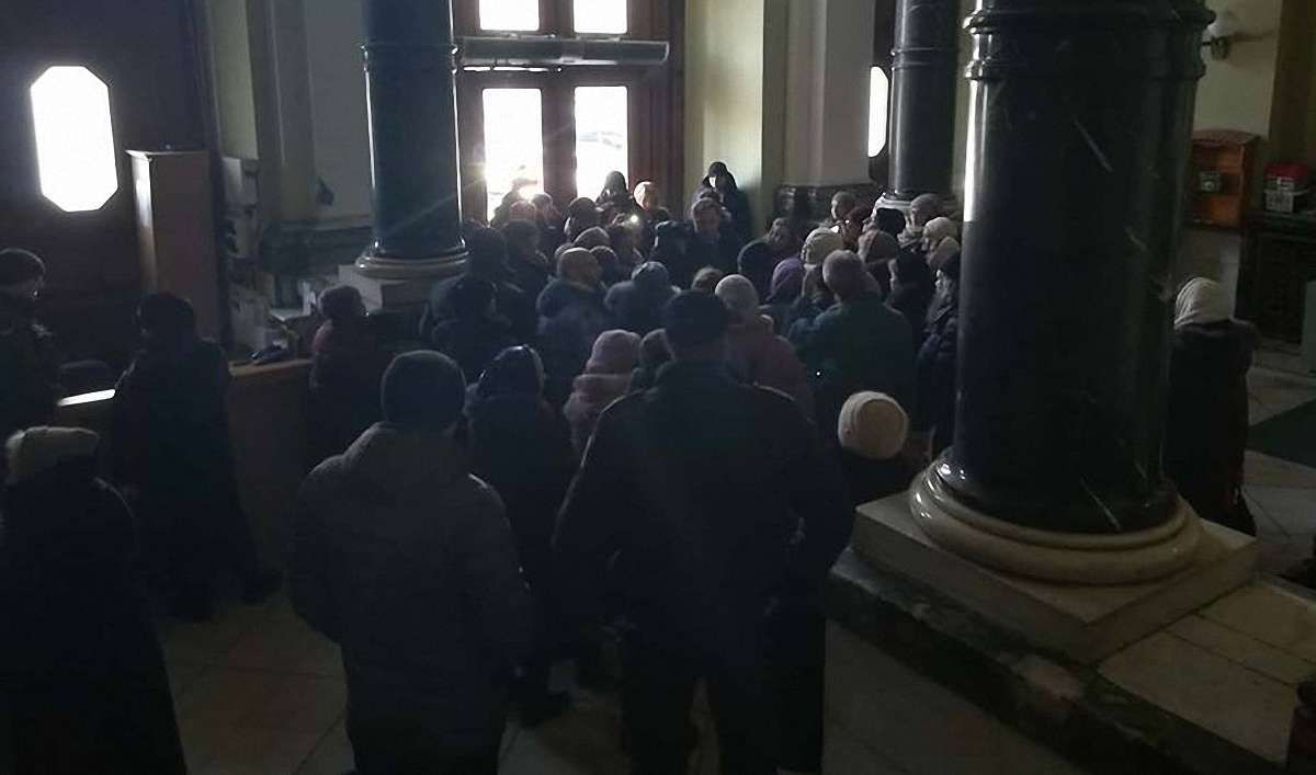 Прихожани згорілої у Львові церкви УПЦ МП вимагали розслідування в ЛОДА і мерії