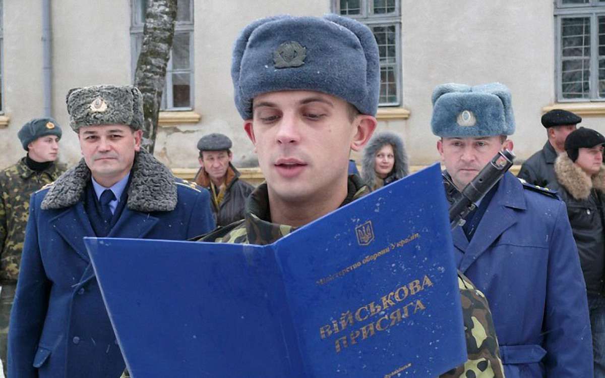 Уряд запропонував замінити військове вітання «Бажаємо здоров'я» на «Слава Україні»