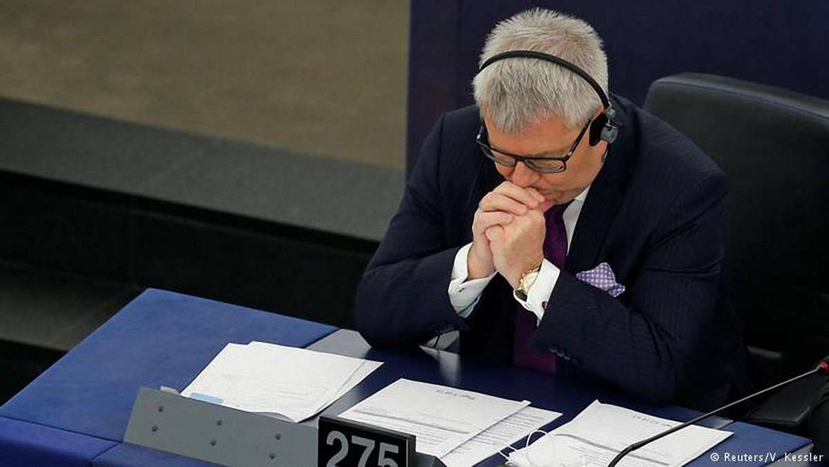 Польський політик втратив посаду в Європарламенті після образи євродепутатки