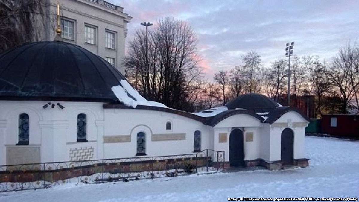 Комісія Київради підтримала петицію про знесення каплиці УПЦ МП біля Десятинної церкви