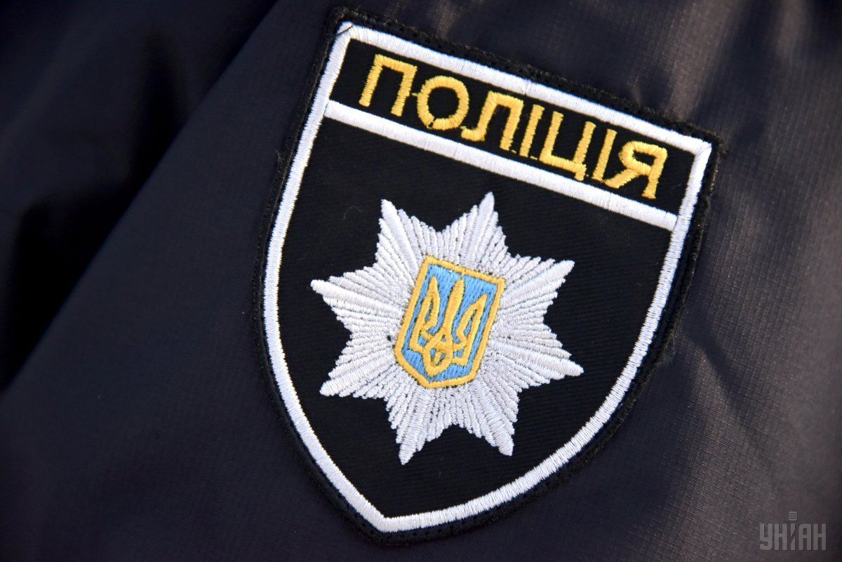 На Одещині підлітки прив'язали до стовпа дитину з інвалідністю