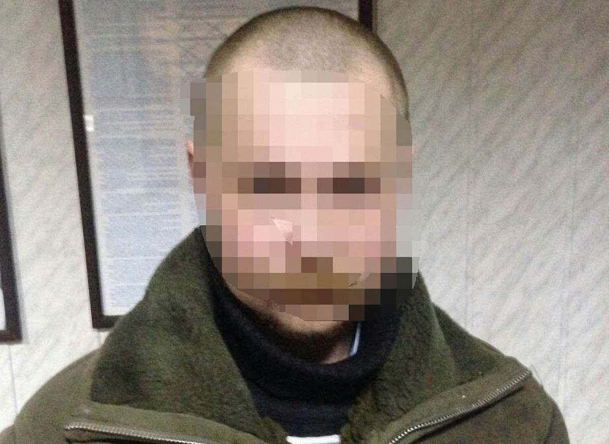 У Житомирській області педофіл майже два роки ґвалтував своїх сина і пасинка